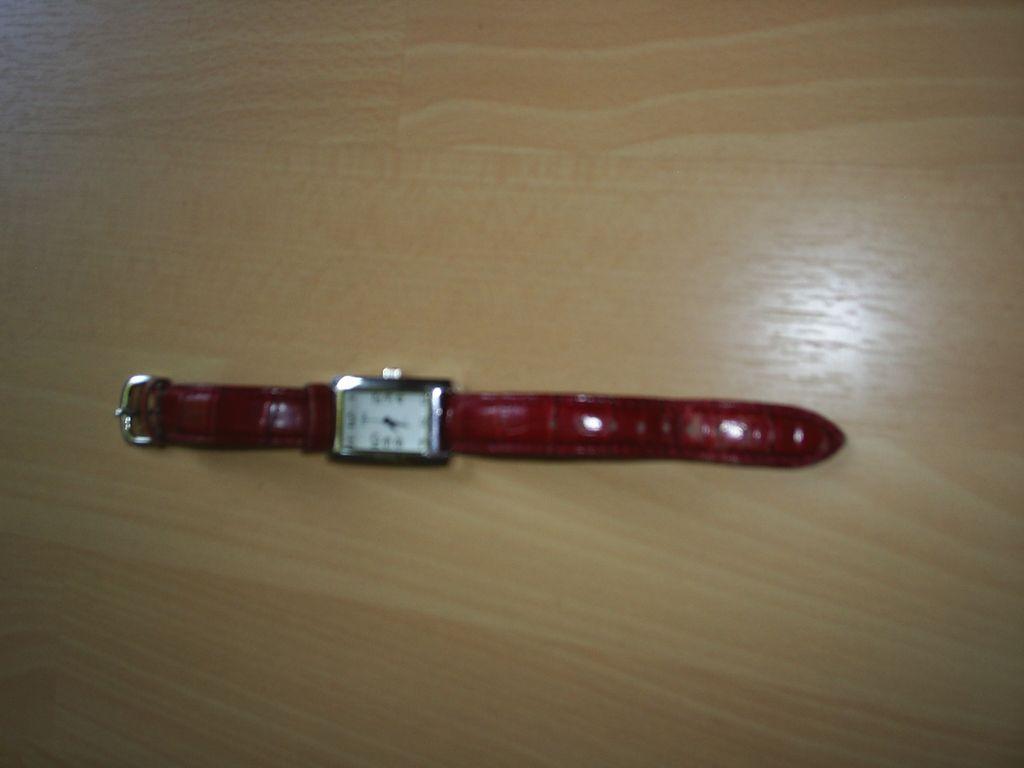 Armbanduhr Rot